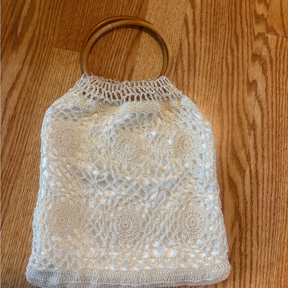 Elegant White Crochet Handbag with Wooden Handles